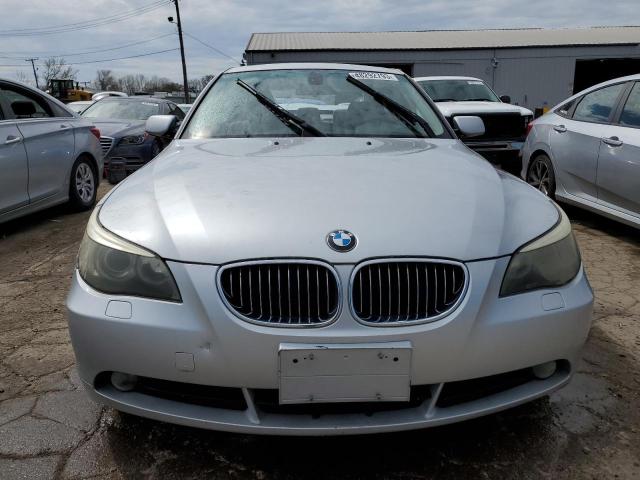 WBANB33584B087808 - 2004 BMW 545 I SILVER photo 5