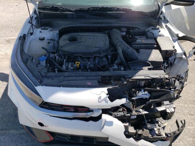 3KPF44AC9NE495716 - 2022 KIA FORTE GT WHITE photo 11