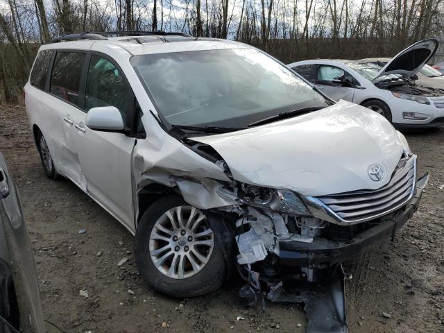 5TDYZ3DC1HS797513 - 2017 TOYOTA SIENNA XLE WHITE photo 4