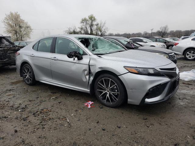 4T1T11AK9RU906018 - 2024 TOYOTA CAMRY SE NIGHT SHADE SILVER photo 4
