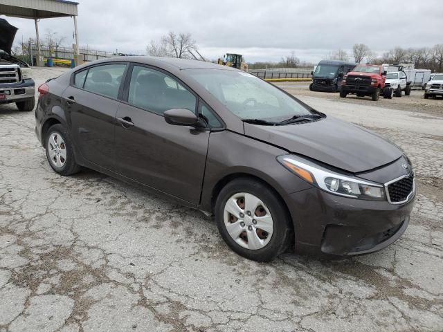 3KPFK4A78JE180991 - 2018 KIA FORTE LX BROWN photo 4