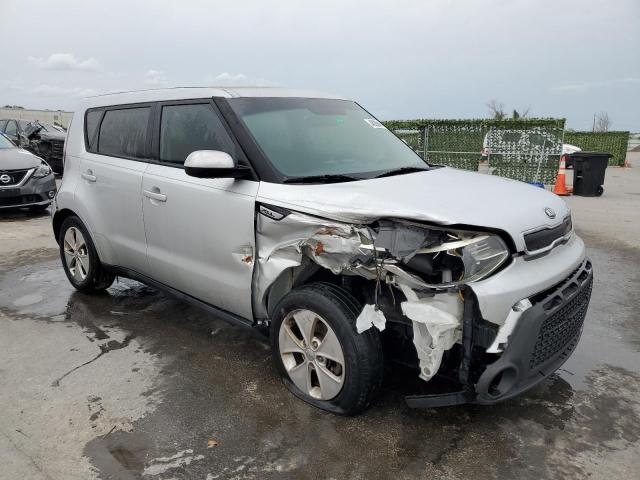 KNDJN2A2XF7751351 - 2015 KIA SOUL SILVER photo 4