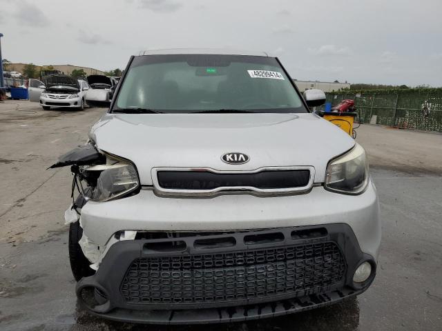 KNDJN2A2XF7751351 - 2015 KIA SOUL SILVER photo 5