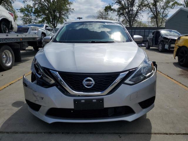 3N1AB7AP7JY308845 - 2018 NISSAN SENTRA S SILVER photo 5