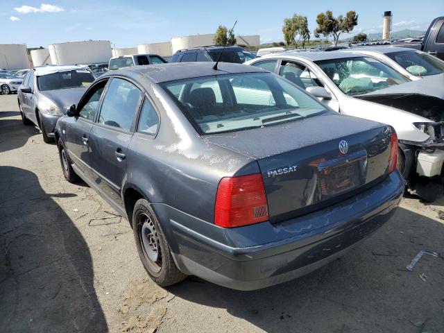 WVWAC63B11P012310 - 2001 VOLKSWAGEN PASSAT GLS GRAY photo 2