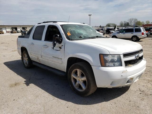 3GNTKFE39BG376263 - 2011 CHEVROLET AVALANCHE LT WHITE photo 4