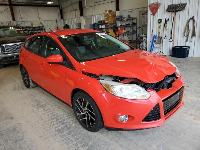 1FAHP3K21CL214356 - 2012 FORD FOCUS SE RED photo 4