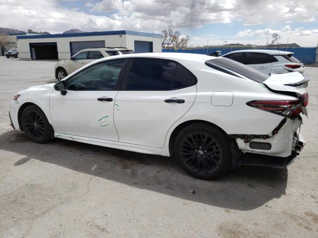 4T1G11AK8MU464990 - 2021 TOYOTA CAMRY SE WHITE photo 2