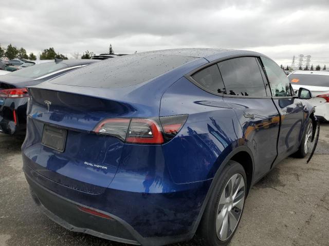 7SAYGAEE7NF336409 - 2022 TESLA MODEL Y BLUE photo 3