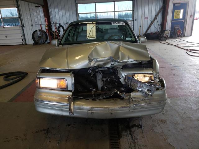 1LNLM81W0VY729929 - 1997 LINCOLN TOWN CAR EXECUTIVE BEIGE photo 5