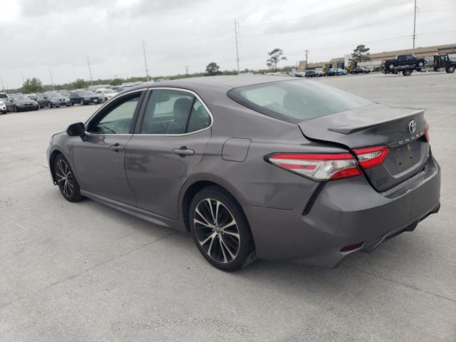 4T1B11HKXJU670632 - 2018 TOYOTA CAMRY L GRAY photo 2