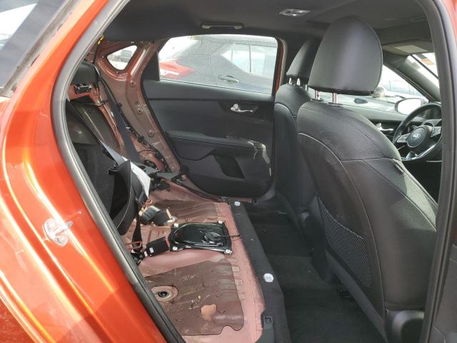 3KPF34AD1LE261580 - 2020 KIA FORTE GT LINE ORANGE photo 10