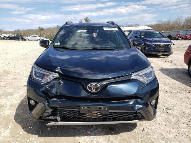 JTMJFREV9JD256353 - 2018 TOYOTA RAV4 SE BLUE photo 5