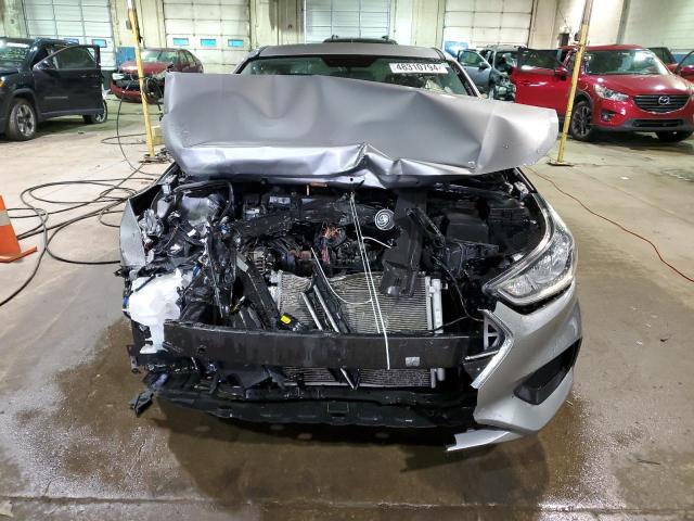 3KPC24A67ME133322 - 2021 HYUNDAI ACCENT SE SILVER photo 5