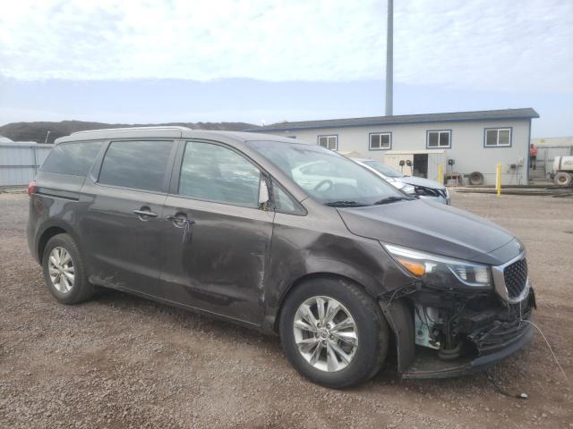 KNDMB5C15J6389665 - 2018 KIA SEDONA LX BROWN photo 4