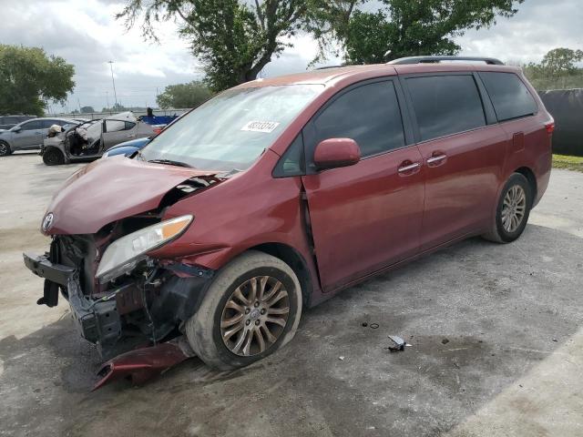 5TDYZ3DCXHS888621 - 2017 TOYOTA SIENNA XLE RED photo 1