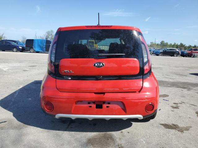 KNDJP3A58J7518099 - 2018 KIA SOUL + RED photo 6