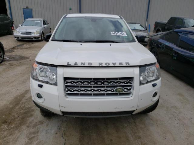 SALFP24N48H049800 - 2008 LAND ROVER LR2 SE WHITE photo 5