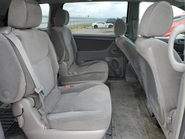 5TDBA23C05S052224 - 2005 TOYOTA SIENNA LE SILVER photo 11