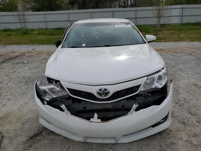 4T1BF1FK9EU426612 - 2014 TOYOTA CAMRY L WHITE photo 5