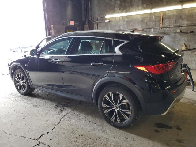 SJKCH5CRXJA047610 - 2018 INFINITI QX30 BASE 黑色 照片 2