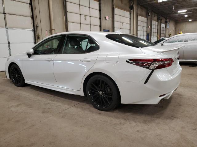 4T1K61BK8MU022561 - 2021 TOYOTA CAMRY XSE WHITE photo 2