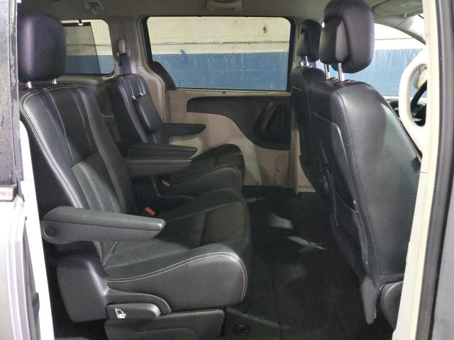 2C4RC1CG2GR199856 - 2016 CHRYSLER TOWN & COU TOURING L SILVER photo 11