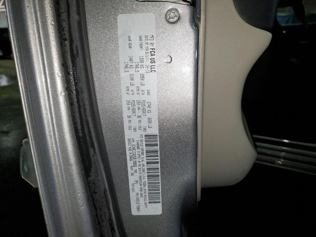 2C4RC1CG2GR199856 - 2016 CHRYSLER TOWN & COU TOURING L SILVER photo 13