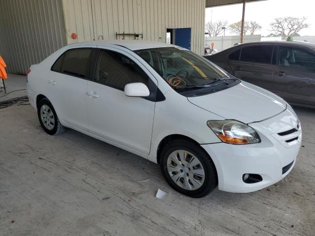 JTDBT923271178797 - 2007 TOYOTA YARIS WHITE photo 4