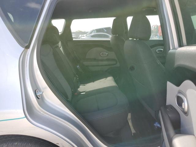 KNDJP3A50H7502781 - 2017 KIA SOUL + SILVER photo 10