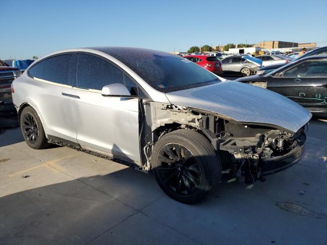 5YJXCBE24GF005466 - 2016 TESLA MODEL X SILVER photo 4