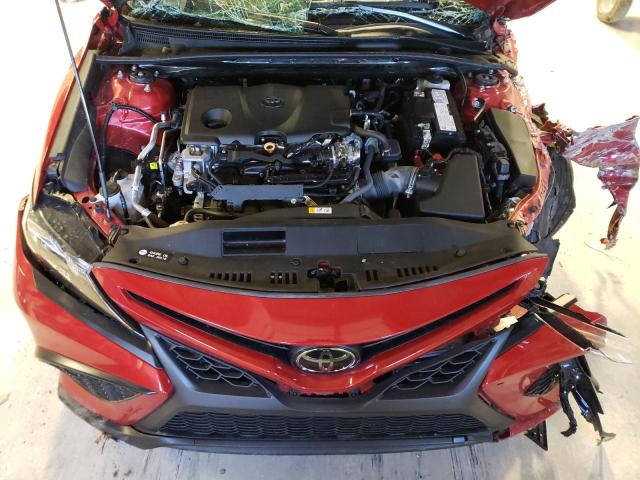 4T1G11AKXPU104012 - 2023 TOYOTA CAMRY SE NIGHT SHADE RED photo 11