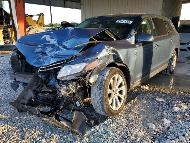 2LMHJ5FK3JBL01111 - 2018 LINCOLN MKT BLUE photo 1