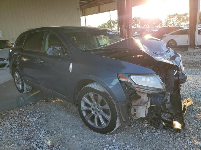 2LMHJ5FK3JBL01111 - 2018 LINCOLN MKT BLUE photo 4