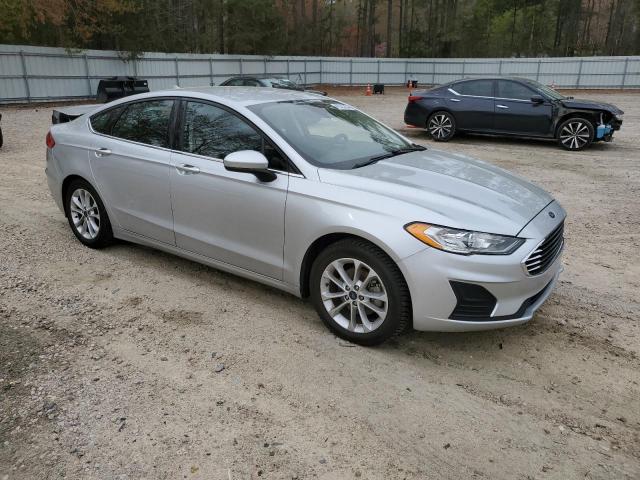 3FA6P0HD9KR160254 - 2019 FORD FUSION SE SILVER photo 4