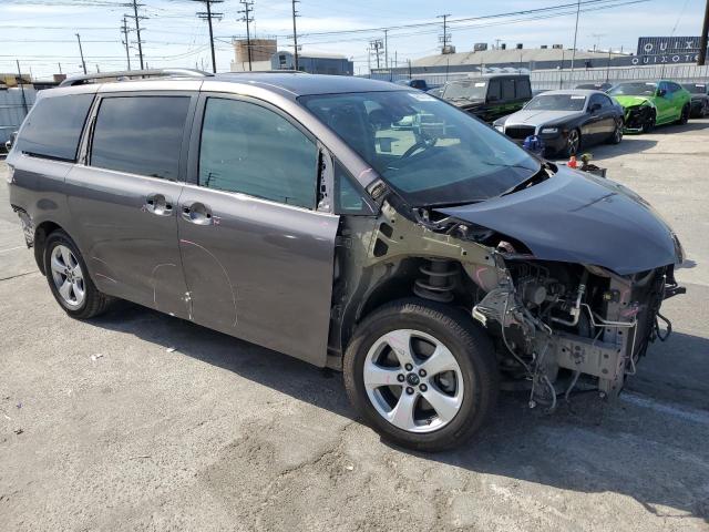 5TDKZ3DCXJS906224 - 2018 TOYOTA SIENNA LE GRAY photo 4