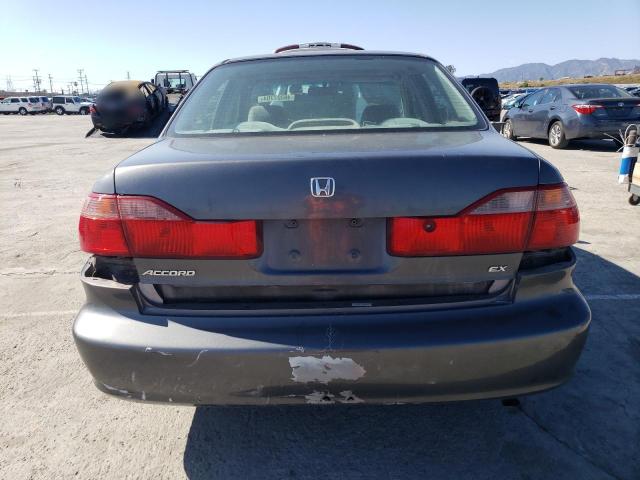 1HGCG6677YA153000 - 2000 HONDA ACCORD EX GRAY photo 6