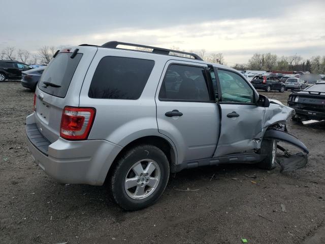 1FMCU0D71CKA62830 - 2012 FORD ESCAPE XLT SILVER photo 3