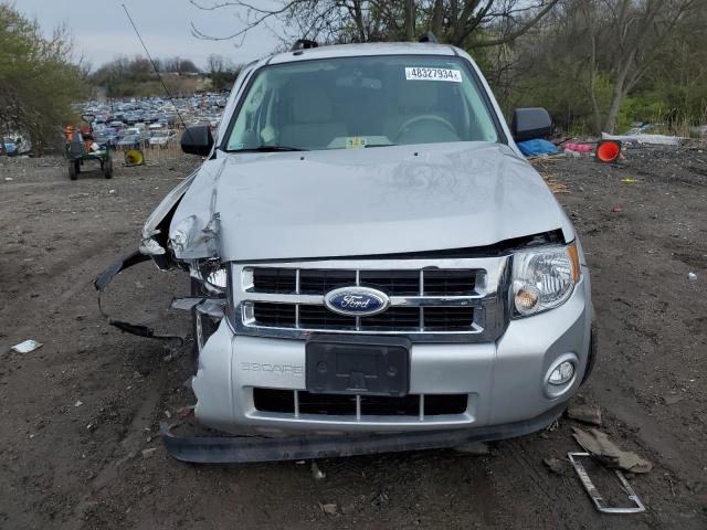 1FMCU0D71CKA62830 - 2012 FORD ESCAPE XLT SILVER photo 5