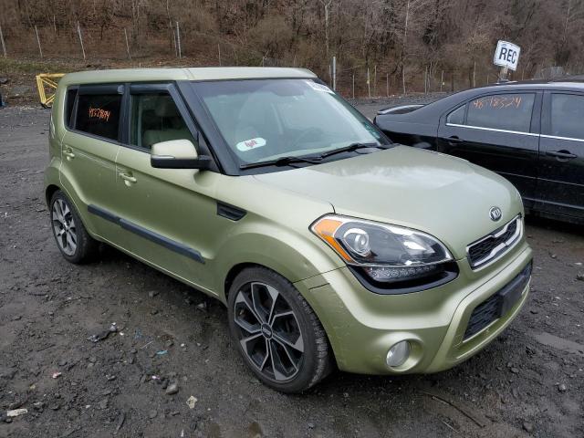 KNDJT2A69D7601513 - 2013 KIA SOUL + GREEN photo 4