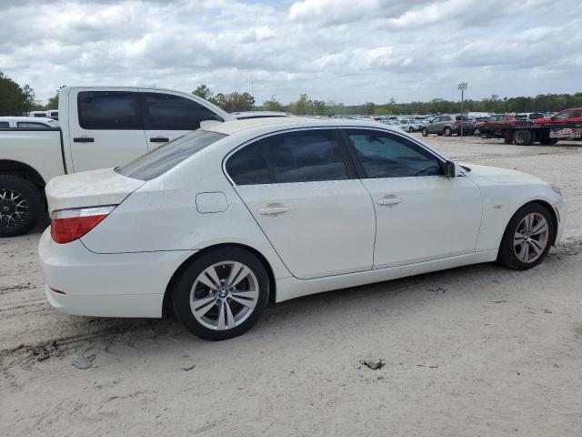 WBANU53519C117366 - 2009 BMW 528 I WHITE photo 3