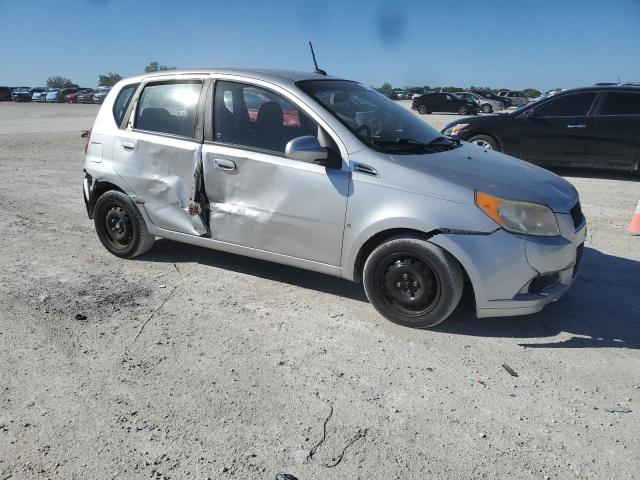 KL1TD66E49B306599 - 2009 CHEVROLET AVEO LS SILVER photo 4