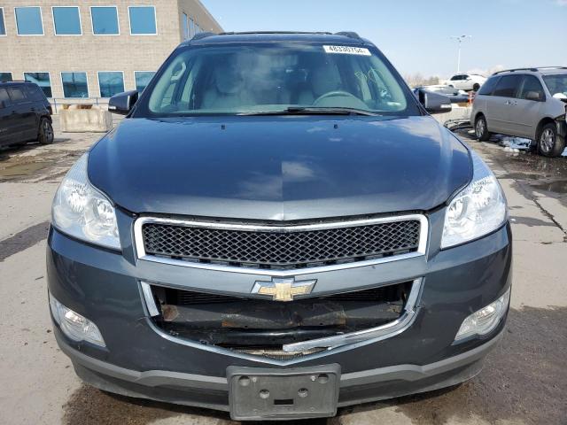 1GNKVJED2CJ301628 - 2012 CHEVROLET TRAVERSE LT GRAY photo 5