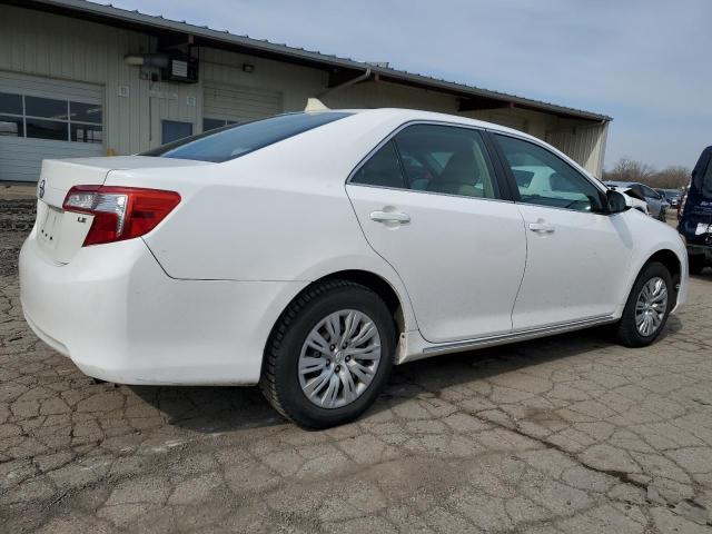 4T1BF1FKXCU551423 - 2012 TOYOTA CAMRY BASE WHITE photo 3