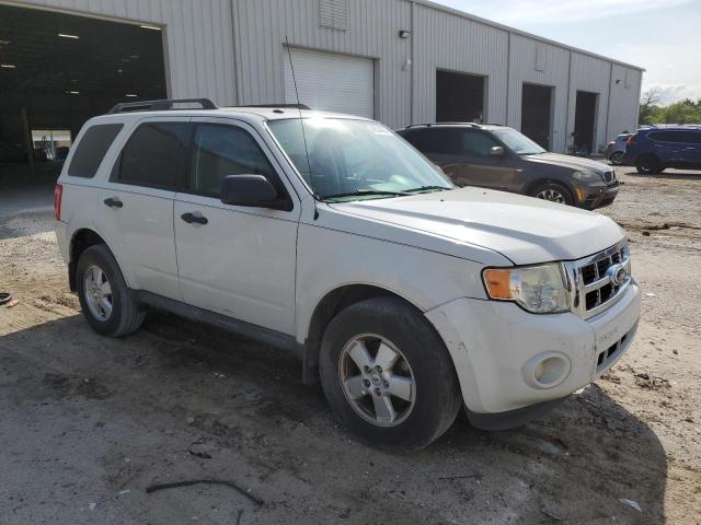 1FMCU0D73BKA96895 - 2011 FORD ESCAPE XLT WHITE photo 4