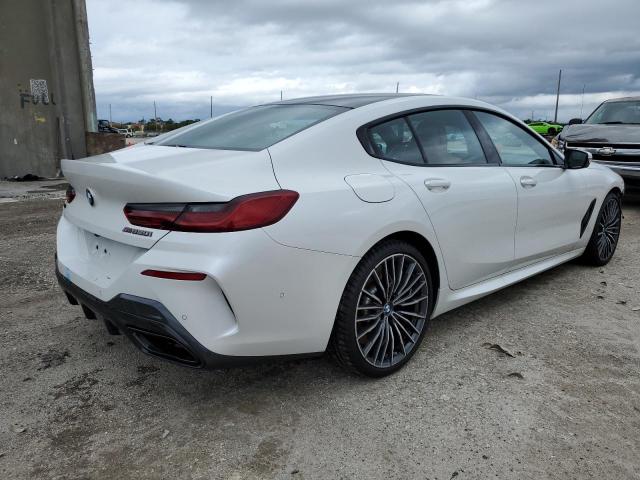 WBAGV8C09NCG94008 - 2022 BMW M850XI WHITE photo 3
