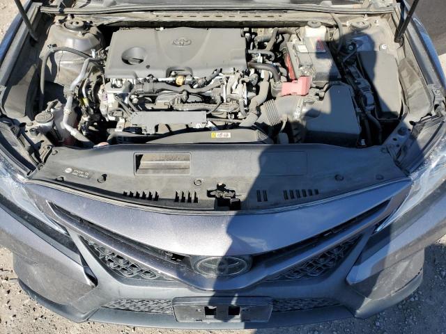 4T1B11HK8JU043895 - 2018 TOYOTA CAMRY L CHARCOAL photo 11