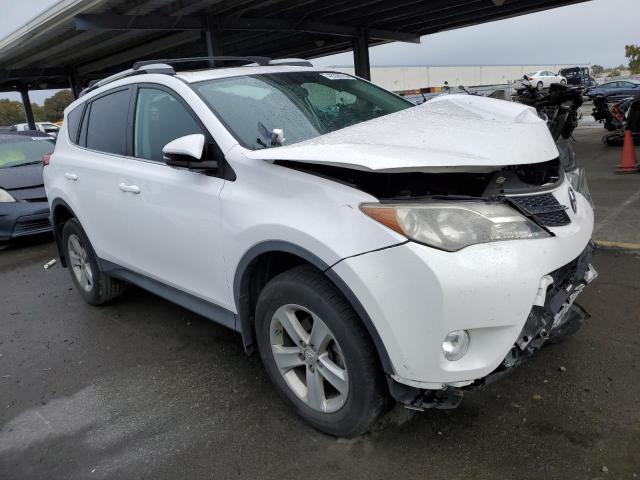 2T3RFREVXDW089978 - 2013 TOYOTA RAV4 XLE WHITE photo 4