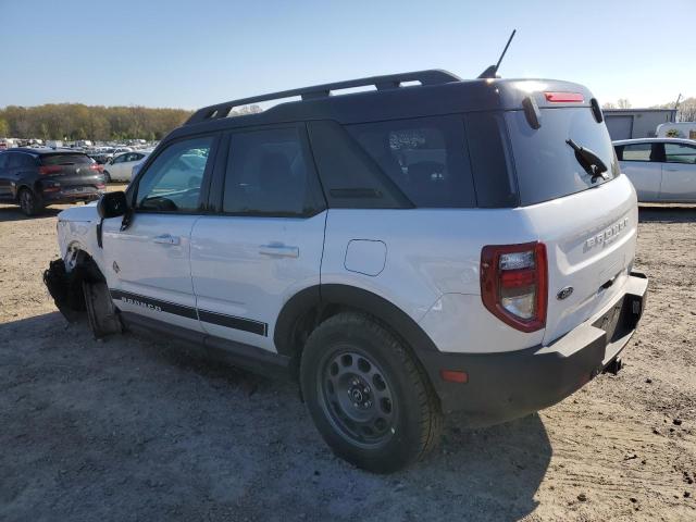 3FMCR9C67PRE10744 - 2023 FORD BRONCO SPO OUTER BANKS WHITE photo 2