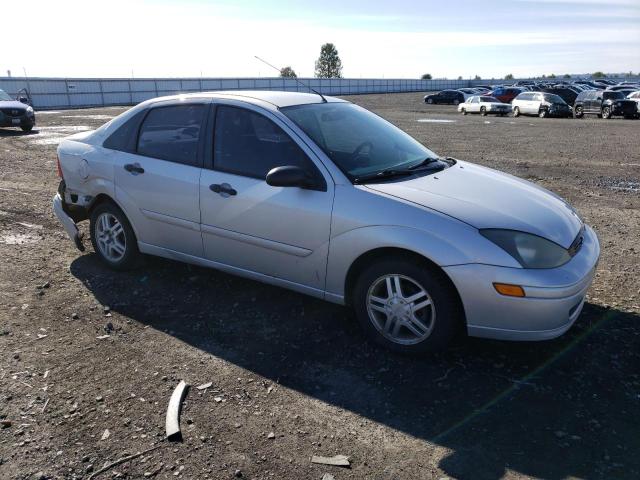 1FAHP34304W126520 - 2004 FORD FOCUS SE COMFORT SILVER photo 4